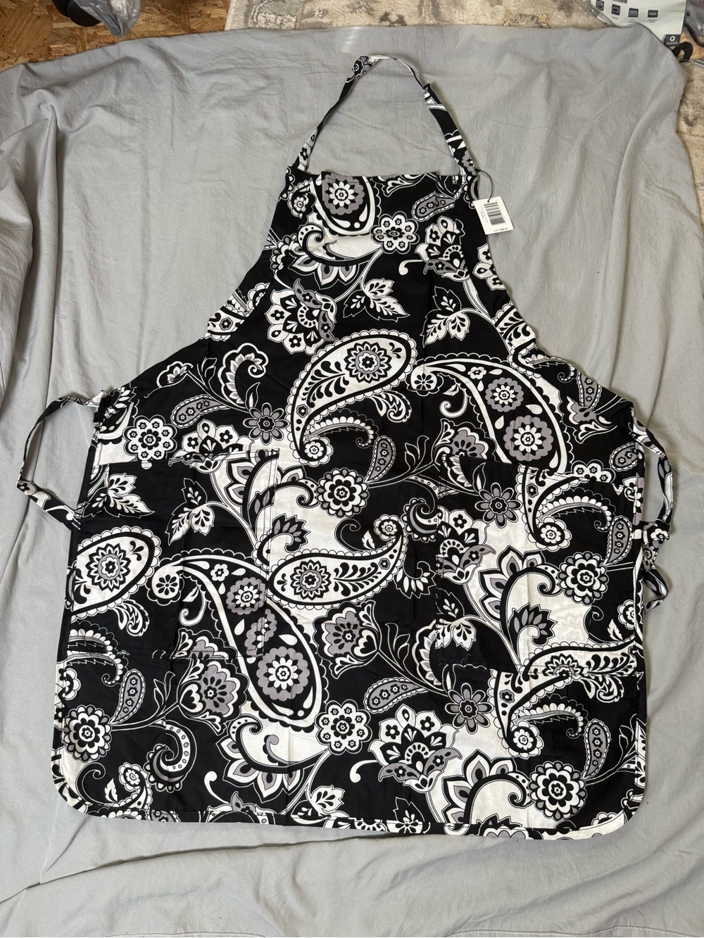 NWT Vera Bradley Midnight Paisley Cooking Apron Paisley Tie Bib Apron